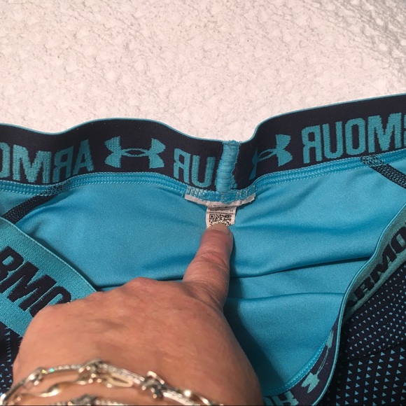 Under armour sz small workout short - Picture 3 of 3